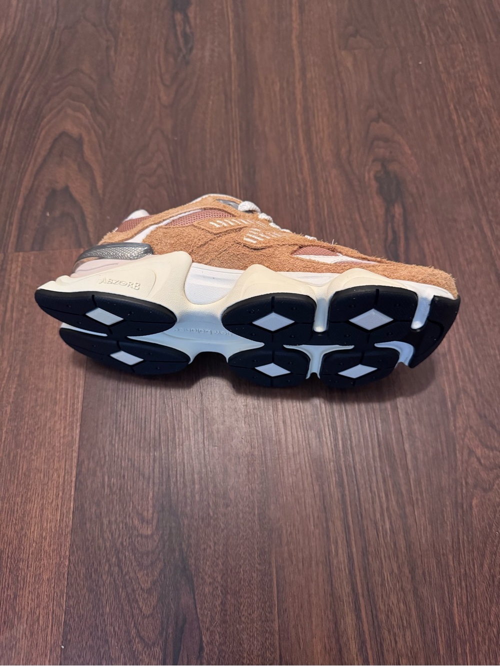 New Balance 9060 Women’s Great Plains Tan & Cream Layered Suede Mesh Sneaker-NEW - Picture 12 of 12